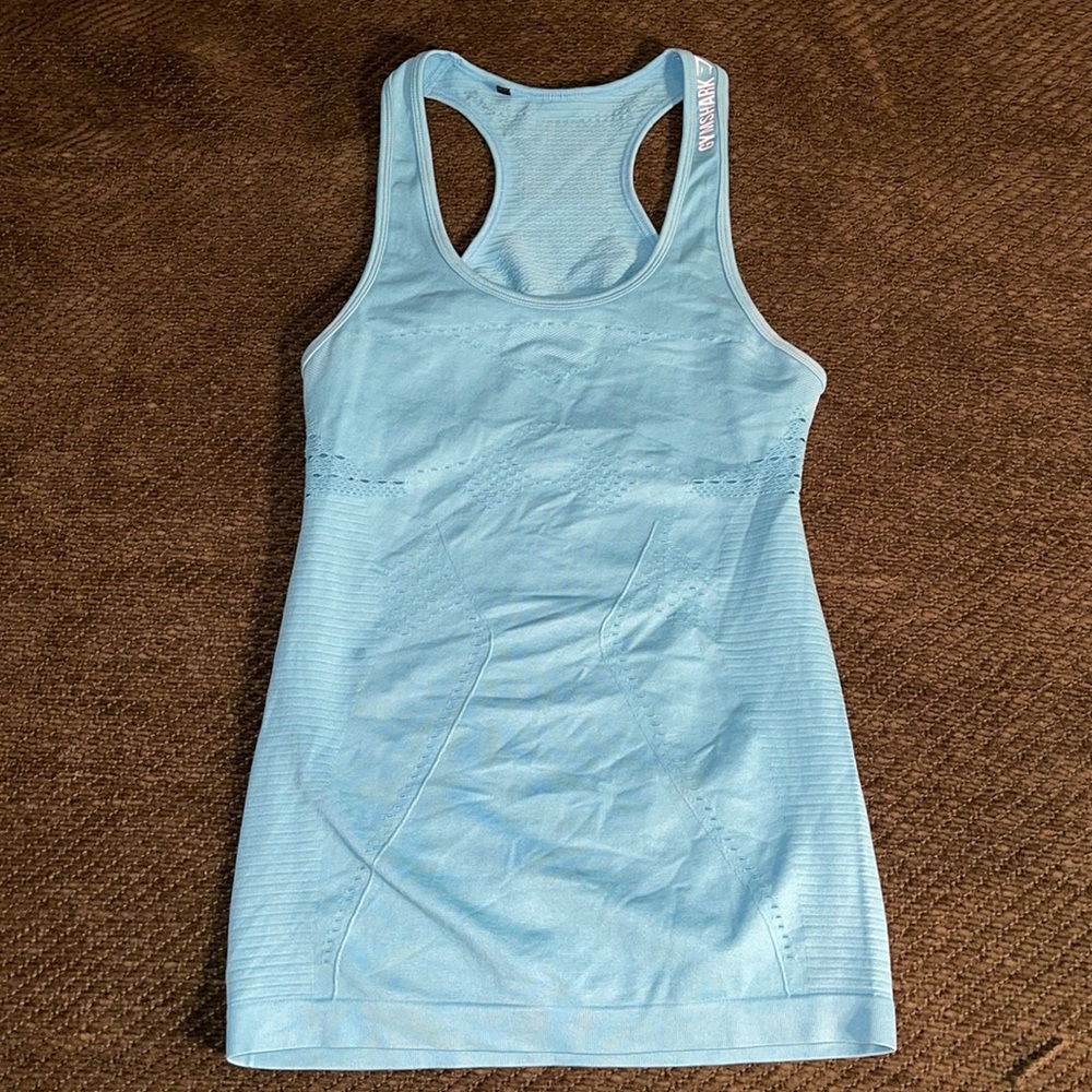 GYMSHARK SEAMLESS LASER CUT TANK - SIZE MEDIUM